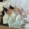 A best-selling French lace strapless vest bra without steel rings, a one-piece backless bra that wraps around the chest, a trendy girl's bra Application Scenario